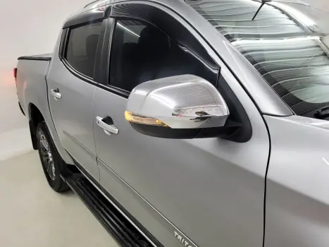 MITSUBISHI L 200 Triton 2.4 16V SPORT HPE-S 4X4 CABINE DUPLA TURBO DIESEL AUTOM�TICO, Foto 11