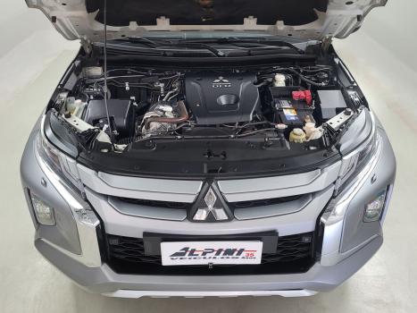 MITSUBISHI L 200 Triton 2.4 16V SPORT HPE-S 4X4 CABINE DUPLA TURBO DIESEL AUTOMÁTICO, Foto 9