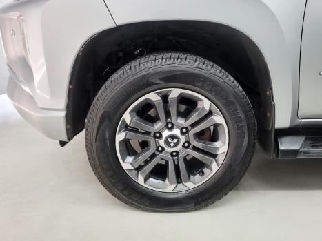 MITSUBISHI L 200 Triton 2.4 16V SPORT HPE-S 4X4 CABINE DUPLA TURBO DIESEL AUTOMÁTICO, Foto 10