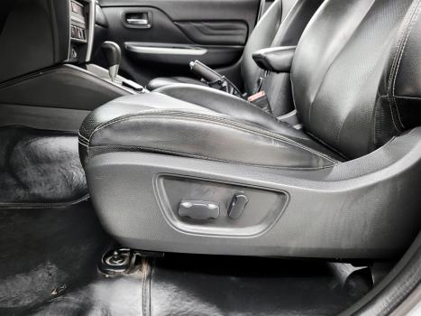MITSUBISHI L 200 Triton 2.4 16V SPORT HPE-S 4X4 CABINE DUPLA TURBO DIESEL AUTOMÁTICO, Foto 13