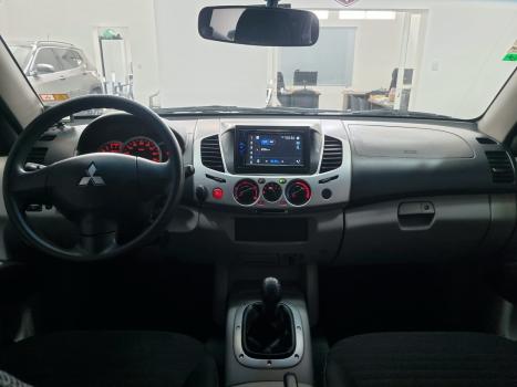 MITSUBISHI L 200 Triton 2.4 16V FLEX HLS CABINE DUPLA, Foto 6