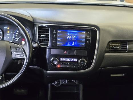 MITSUBISHI Outlander 3.0 V6 24V 4P GT 4X4 AUTOM�TICO, Foto 8