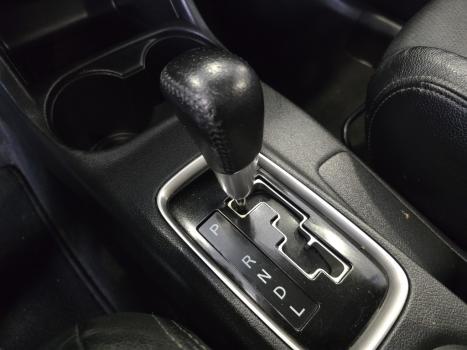 MITSUBISHI Outlander 3.0 V6 24V 4P GT 4X4 AUTOM�TICO, Foto 9