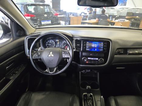 MITSUBISHI Outlander 3.0 V6 24V 4P GT 4X4 AUTOM�TICO, Foto 10