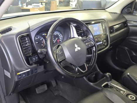 MITSUBISHI Outlander 3.0 V6 24V 4P GT 4X4 AUTOM�TICO, Foto 15