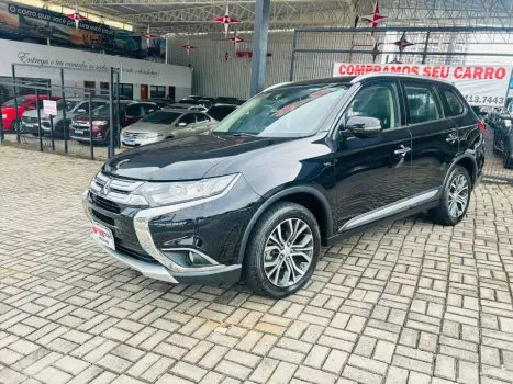 MITSUBISHI Outlander 3.0 V6 24V 4P GT 4X4 AUTOM�TICO, Foto 3
