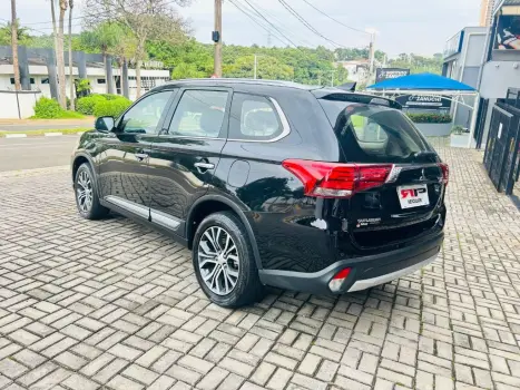 MITSUBISHI Outlander 3.0 V6 24V 4P GT 4X4 AUTOM�TICO, Foto 4