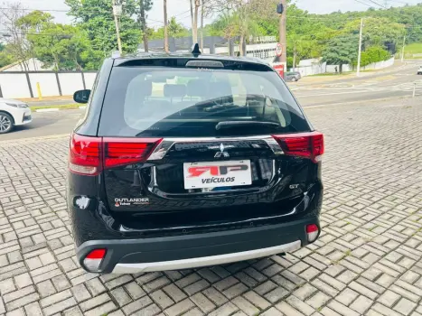 MITSUBISHI Outlander 3.0 V6 24V 4P GT 4X4 AUTOM�TICO, Foto 5
