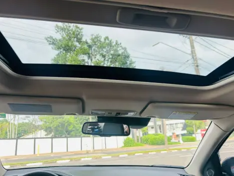 MITSUBISHI Outlander 3.0 V6 24V 4P GT 4X4 AUTOM�TICO, Foto 10