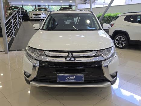 MITSUBISHI Outlander 3.0 V6 24V 4P GT 4X4 AUTOM�TICO, Foto 2