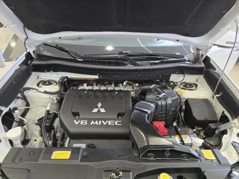 MITSUBISHI Outlander 3.0 V6 24V 4P GT 4X4 AUTOM�TICO, Foto 20