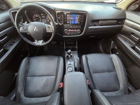 MITSUBISHI Outlander 3.0 V6 24V 4P HPE-S AWD AUTOM�TICO, Foto 14
