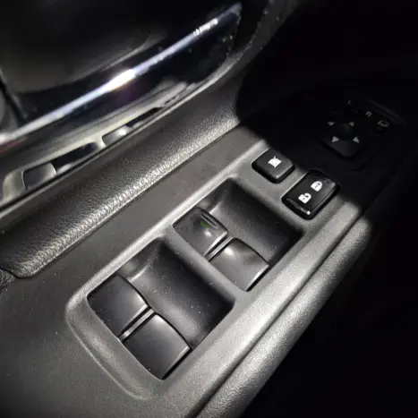 MITSUBISHI Outlander 2.0 16V 4P AUTOM�TICO, Foto 18