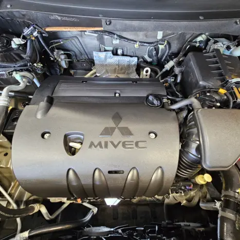 MITSUBISHI Outlander 2.0 16V 4P AUTOM�TICO, Foto 19