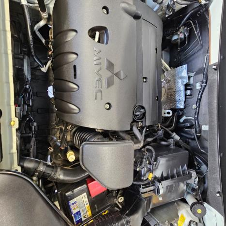 MITSUBISHI Outlander 2.0 16V 4P AUTOM�TICO, Foto 17