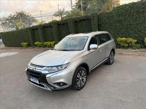 MITSUBISHI Outlander 3.0 V6 24V 4P HPE-S AWD 7 LUGARES AUTOM�TICO, Foto 3