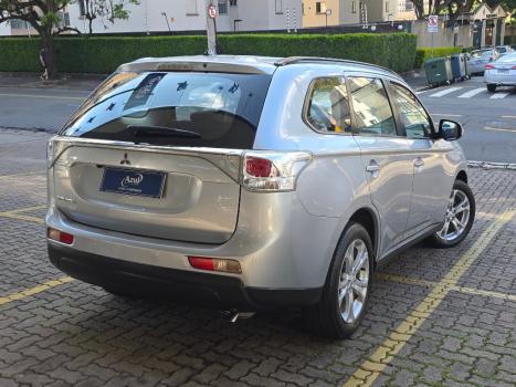 MITSUBISHI Outlander 2.4 GASOLINA 4P AUTOMÁTICO, Foto 6