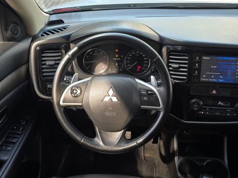 MITSUBISHI Outlander 2.4 GASOLINA 4P AUTOMÁTICO, Foto 11