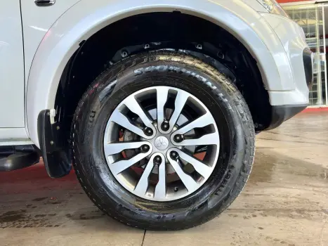 MITSUBISHI Pajero 3.2 16V 4P 4X4 HPE TURBO DIESEL INTERCOOLER AUTOM�TICO, Foto 9