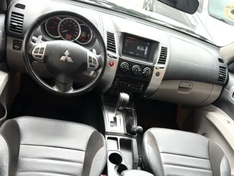 MITSUBISHI Pajero 3.2 16V 4P 4X4 HPE TURBO DIESEL INTERCOOLER AUTOM�TICO, Foto 17