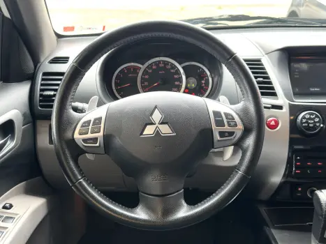 MITSUBISHI Pajero 3.2 16V 4P 4X4 HPE TURBO DIESEL INTERCOOLER AUTOM�TICO, Foto 20