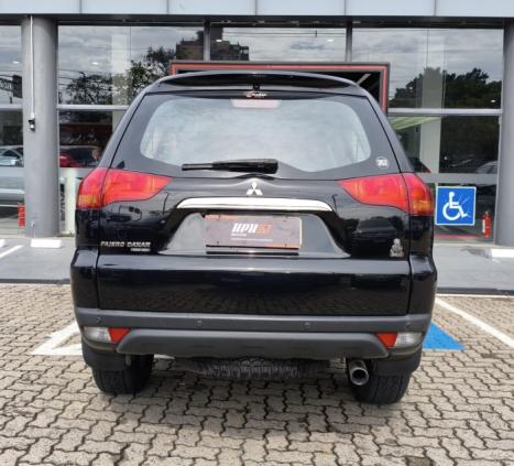 MITSUBISHI Pajero Dakar 3.2 16V 4P HPE S 4X4 TURBO DIESEL INTECOOLER 7 LUGARES AUTOMÁTICO, Foto 5 MITSUBISHI Pajero Dakar 3.2 16V 4P HPE S 4X4 TURBO DIESEL INTECOOLER 7 LUGARES AUTOMÁTICO, Foto 5