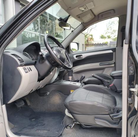 MITSUBISHI Pajero Dakar 3.2 16V 4P HPE S 4X4 TURBO DIESEL INTECOOLER 7 LUGARES AUTOMÁTICO, Foto 7 MITSUBISHI Pajero Dakar 3.2 16V 4P HPE S 4X4 TURBO DIESEL INTECOOLER 7 LUGARES AUTOMÁTICO, Foto 7