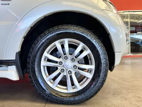 MITSUBISHI Pajero Full 3.2 16V 4P HPE 4X4 TURBO DIESEL AUTOM�TICO, Foto 6