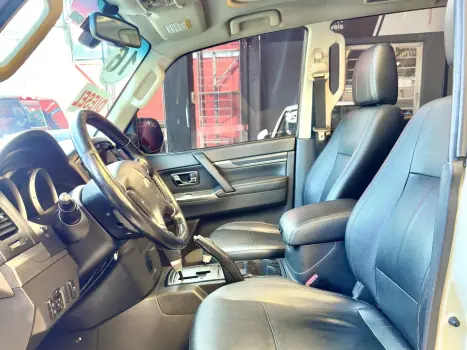 MITSUBISHI Pajero Full 3.2 16V 4P HPE 4X4 TURBO DIESEL AUTOM�TICO, Foto 10