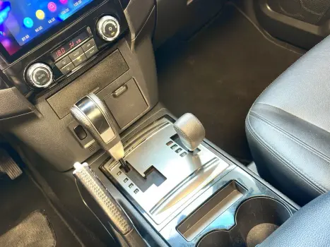 MITSUBISHI Pajero Full 3.2 16V 4P HPE 4X4 TURBO DIESEL AUTOM�TICO, Foto 17