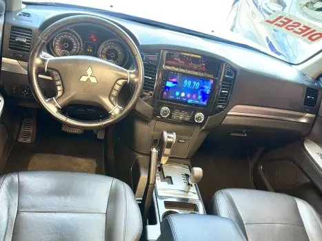 MITSUBISHI Pajero Full 3.2 16V 4P HPE 4X4 TURBO DIESEL AUTOM�TICO, Foto 18