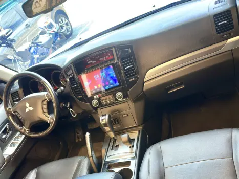 MITSUBISHI Pajero Full 3.2 16V 4P HPE 4X4 TURBO DIESEL AUTOM�TICO, Foto 20