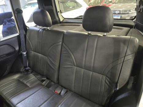 MITSUBISHI Pajero TR4 2.0 16V 4P 4X4 FLEX AUTOMÁTICO, Foto 16 MITSUBISHI Pajero TR4 2.0 16V 4P 4X4 FLEX AUTOMÁTICO, Foto 16