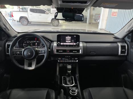 MITSUBISHI Triton 2.4 HPE-S BITURBO DIESEL CABINE DUPLA 4X4 AUTOM�TICO, Foto 12