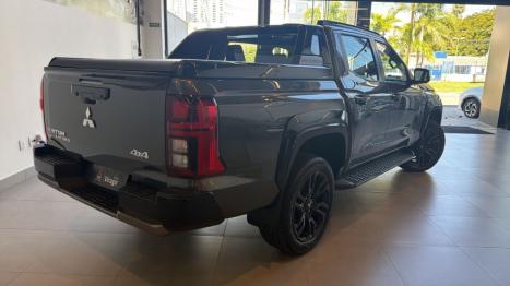 MITSUBISHI Triton 2.4 KATANA BITURBO DIESEL CABINE DUPLA 4X4 AUTOM�TICO, Foto 4