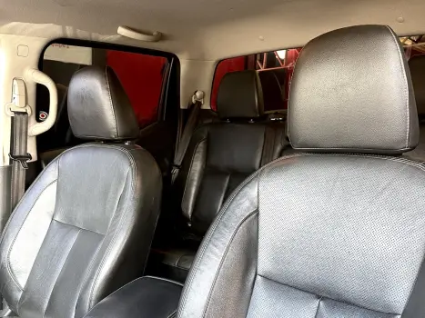 NISSAN Frontier 2.3 16V XE 4X4 CABINE DUPLA BI-TURBO DIESEL AUTOM�TICO, Foto 12