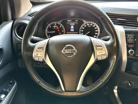 NISSAN Frontier 2.3 16V XE 4X4 CABINE DUPLA BI-TURBO DIESEL AUTOM�TICO, Foto 16