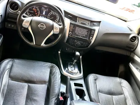 NISSAN Frontier 2.3 16V XE 4X4 CABINE DUPLA BI-TURBO DIESEL AUTOM�TICO, Foto 17