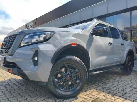 NISSAN Frontier 2.3 16V PRO4X CABINE DUPLA 4X4 BI-TURBO DIESEL AUTOMTICO, Foto 2