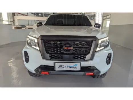 NISSAN Frontier 2.3 16V PRO4X CABINE DUPLA 4X4 BI-TURBO DIESEL AUTOMTICO, Foto 2