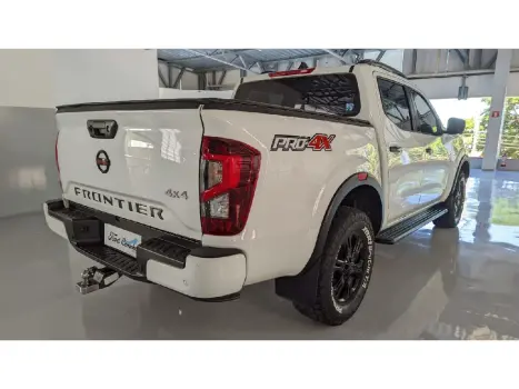NISSAN Frontier 2.3 16V PRO4X CABINE DUPLA 4X4 BI-TURBO DIESEL AUTOMTICO, Foto 5
