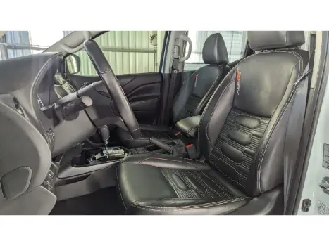 NISSAN Frontier 2.3 16V PRO4X CABINE DUPLA 4X4 BI-TURBO DIESEL AUTOMTICO, Foto 11