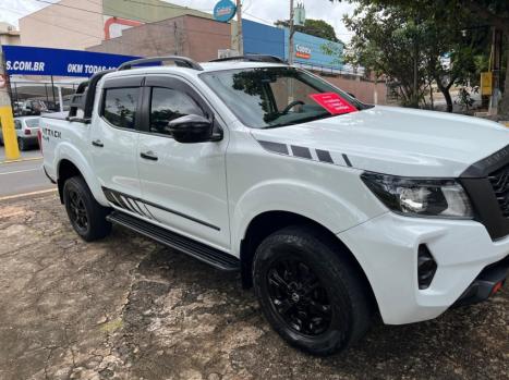 NISSAN Frontier 2.3 ATTACK CABINE DUPLA 4X4 BI-TURBO DIESEL AUTOM�TICO, Foto 3