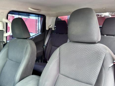 NISSAN Frontier 2.3 ATTACK CABINE DUPLA 4X4 BI-TURBO DIESEL AUTOM�TICO, Foto 8