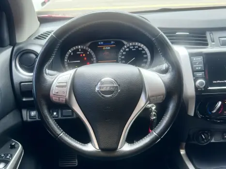 NISSAN Frontier 2.3 ATTACK CABINE DUPLA 4X4 BI-TURBO DIESEL AUTOM�TICO, Foto 9