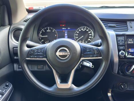 NISSAN Frontier 2.3 16V SE 4X4 CABINE DUPLA BI-TURBO DIESEL AUTOM�TICO, Foto 2