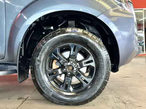 NISSAN Frontier 2.3 16V SE 4X4 CABINE DUPLA BI-TURBO DIESEL AUTOM�TICO, Foto 20