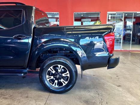 NISSAN Frontier 2.3 ATTACK CABINE DUPLA 4X4 BI-TURBO DIESEL AUTOM�TICO, Foto 3