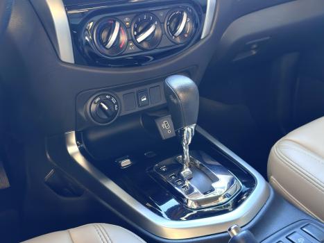 NISSAN Frontier 2.3 ATTACK CABINE DUPLA 4X4 BI-TURBO DIESEL AUTOM�TICO, Foto 15