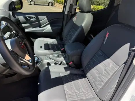 NISSAN Frontier 2.3 16V PRO4X CABINE DUPLA 4X4 BI-TURBO DIESEL AUTOM�TICO, Foto 5